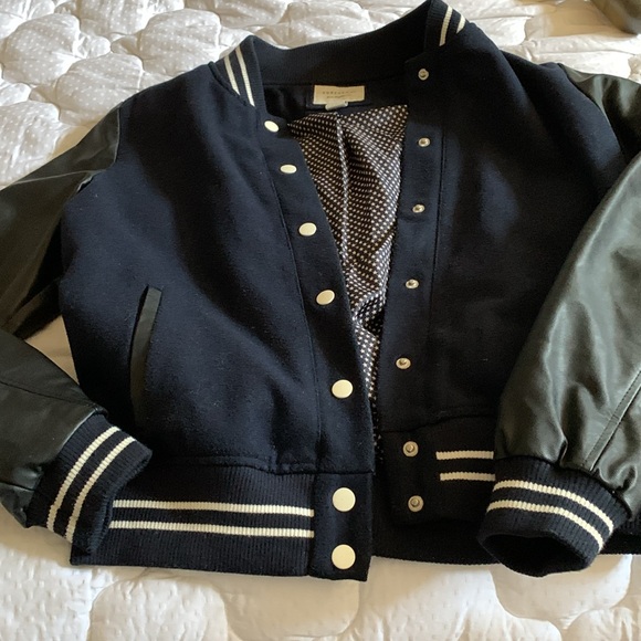 Navy wool jacket from Forever 21. Perfect shape. Worn once. Sz L - Picture 6 of 9